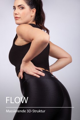 Frau trägt die FLOW leggings von LIPOELASTIC 